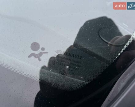 Черный Рено Меган, объемом двигателя 1.5 л и пробегом 237 тыс. км за 9300 $, фото 24 на Automoto.ua