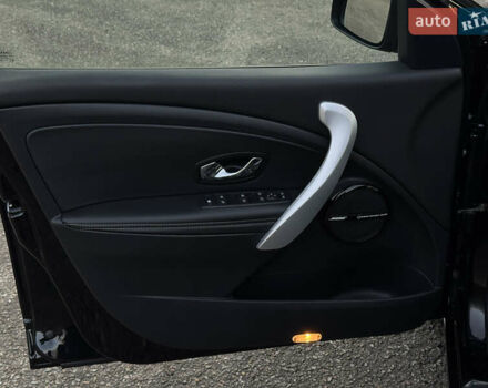 Черный Рено Меган, объемом двигателя 1.5 л и пробегом 240 тыс. км за 8950 $, фото 52 на Automoto.ua