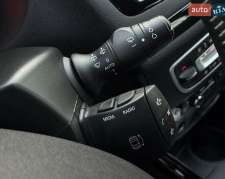 Черный Рено Меган, объемом двигателя 1.5 л и пробегом 240 тыс. км за 8950 $, фото 68 на Automoto.ua