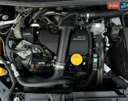 Черный Рено Меган, объемом двигателя 1.5 л и пробегом 240 тыс. км за 8950 $, фото 106 на Automoto.ua