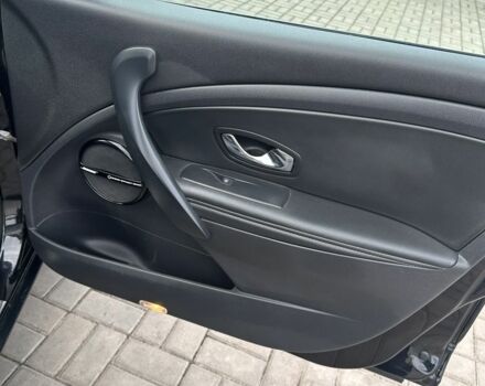 Черный Рено Меган, объемом двигателя 1.5 л и пробегом 183 тыс. км за 1599 $, фото 18 на Automoto.ua