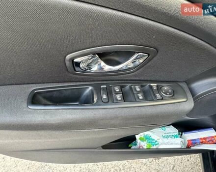 Чорний Рено Меган, об'ємом двигуна 1.46 л та пробігом 240 тис. км за 7800 $, фото 19 на Automoto.ua