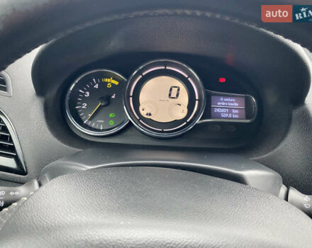 Черный Рено Меган, объемом двигателя 1.6 л и пробегом 243 тыс. км за 8450 $, фото 24 на Automoto.ua