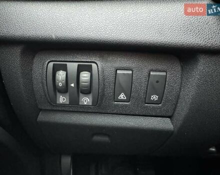 Черный Рено Меган, объемом двигателя 1.5 л и пробегом 205 тыс. км за 11150 $, фото 27 на Automoto.ua