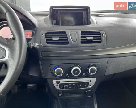 Чорний Рено Меган, об'ємом двигуна 1.6 л та пробігом 128 тис. км за 8900 $, фото 56 на Automoto.ua