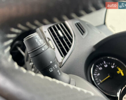 Черный Рено Меган, объемом двигателя 1.6 л и пробегом 221 тыс. км за 10900 $, фото 29 на Automoto.ua