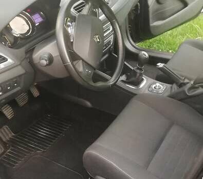 Черный Рено Меган, объемом двигателя 1.5 л и пробегом 260 тыс. км за 9500 $, фото 10 на Automoto.ua