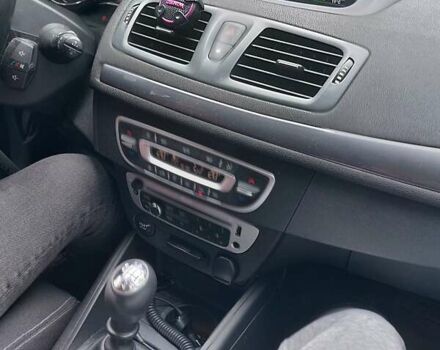 Черный Рено Меган, объемом двигателя 1.5 л и пробегом 184 тыс. км за 9500 $, фото 6 на Automoto.ua