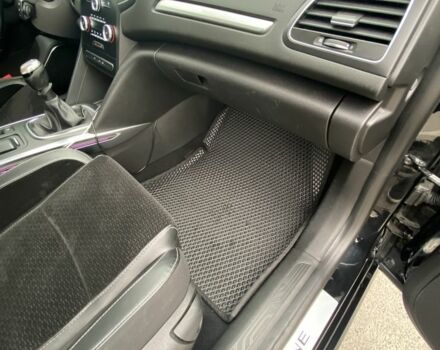 Черный Рено Меган, объемом двигателя 0 л и пробегом 206 тыс. км за 11500 $, фото 17 на Automoto.ua