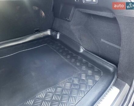 Черный Рено Меган, объемом двигателя 1.6 л и пробегом 150 тыс. км за 15000 $, фото 51 на Automoto.ua
