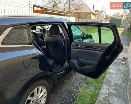 Рено Меган 2016 в Сумах на Automoto.ua Черный Рено Меган, объемом двигателя 1.46 л и пробегом 241 тыс. км за 12300 $, фото 10 на Automoto.ua