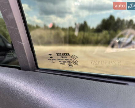 Черный Рено Меган, объемом двигателя 1.5 л и пробегом 251 тыс. км за 11200 $, фото 26 на Automoto.ua