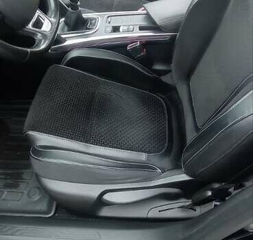 Черный Рено Меган, объемом двигателя 1.46 л и пробегом 215 тыс. км за 14700 $, фото 9 на Automoto.ua