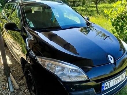 Рено Меган 2010 в Тлумаче на Automoto.ua Черный Рено Меган, объемом двигателя 1.46 л и пробегом 400 тыс. км за 5800 $, фото 1 на Automoto.ua