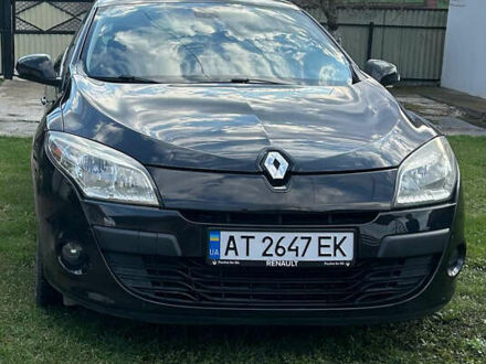 Рено Меган 2010 у Снятине на Automoto.ua Чорний Рено Меган, об'ємом двигуна 1.46 л та пробігом 252 тис. км за 6450 $, фото 1 на Automoto.ua