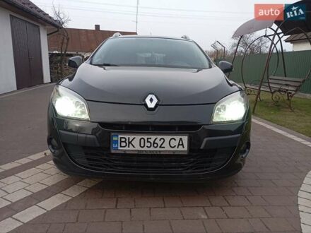 Рено Меган 2010 у Радивилове на Automoto.ua Чорний Рено Меган, об'ємом двигуна 1.46 л та пробігом 230 тис. км за 6600 $, фото 1 на Automoto.ua