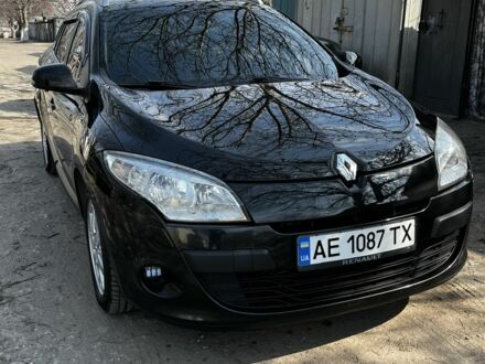 Рено Меган 2010 у Дніпро (Дніпропетровську) на Automoto.ua Чорний Рено Меган, об'ємом двигуна 1.5 л та пробігом 373 тис. км за 7500 $, фото 1 на Automoto.ua