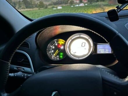 Рено Меган 2011 в Черновцах на Automoto.ua Черный Рено Меган, объемом двигателя 1.46 л и пробегом 179 тыс. км за 7500 $, фото 1 на Automoto.ua