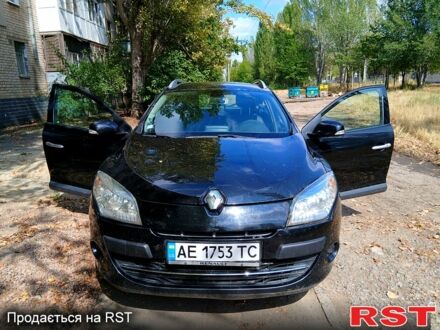 Рено Меган 2011 в Николаеве на Automoto.ua Черный Рено Меган, объемом двигателя 1.9 л и пробегом 235 тыс. км за 7500 $, фото 1 на Automoto.ua