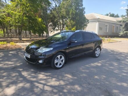 Рено Меган 2012 у Бериславе на Automoto.ua Чорний Рено Меган, об'ємом двигуна 1.5 л та пробігом 170 тис. км за 8200 $, фото 1 на Automoto.ua
