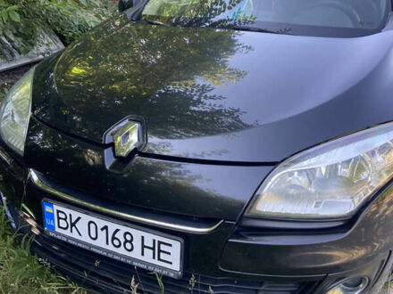 Рено Меган 2012 в Корце на Automoto.ua Черный Рено Меган, объемом двигателя 1.46 л и пробегом 300 тыс. км за 6599 $, фото 1 на Automoto.ua