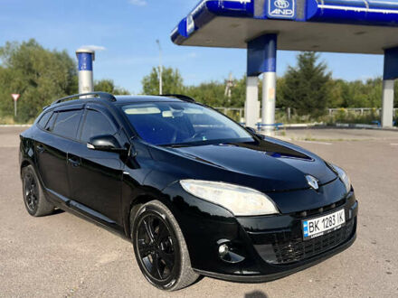 Рено Меган 2012 в Ровно на Automoto.ua Черный Рено Меган, объемом двигателя 1.46 л и пробегом 300 тыс. км за 6700 $, фото 1 на Automoto.ua