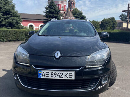 Рено Меган 2013 у Кам'янське (Дніпродзержинськ) на Automoto.ua Чорний Рено Меган, об'ємом двигуна 1.46 л та пробігом 254 тис. км за 7999 $, фото 1 на Automoto.ua