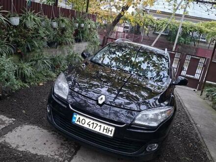 Рено Меган 2013 в Ужгороде на Automoto.ua Черный Рено Меган, объемом двигателя 1.5 л и пробегом 265 тыс. км за 7500 $, фото 1 на Automoto.ua