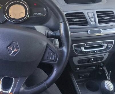 Черный Рено Меган, объемом двигателя 1.5 л и пробегом 260 тыс. км за 8800 $, фото 1 на Automoto.ua