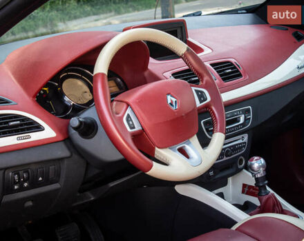 Рено Меган 2012 в Львове на Automoto.ua Фиолетовый Рено Меган, объемом двигателя 0 л и пробегом 167 тыс. км за 9000 $, фото 28 на Automoto.ua