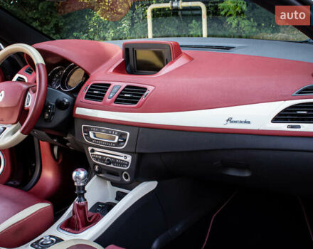 Рено Меган 2012 в Львове на Automoto.ua Фиолетовый Рено Меган, объемом двигателя 0 л и пробегом 167 тыс. км за 9000 $, фото 31 на Automoto.ua