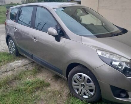 Рено Меган 2010 в Славуте на Automoto.ua Коричневый Рено Меган, объемом двигателя 1.5 л и пробегом 270 тыс. км за 7450 $, фото 2 на Automoto.ua