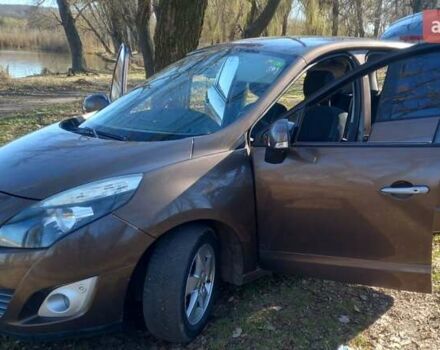 Коричневий Рено Меган, об'ємом двигуна 1.46 л та пробігом 215 тис. км за 6250 $, фото 2 на Automoto.ua