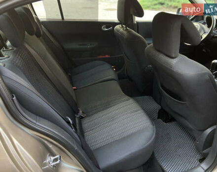 Коричневый Рено Меган, объемом двигателя 1.6 л и пробегом 271 тыс. км за 5500 $, фото 11 на Automoto.ua