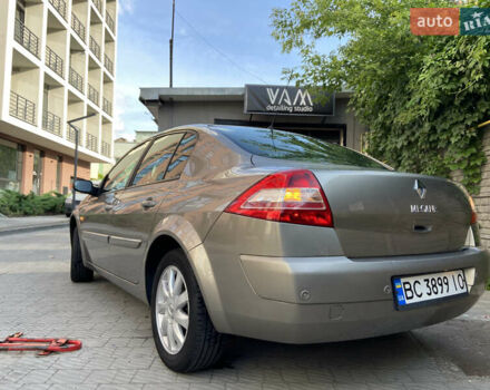 Коричневый Рено Меган, объемом двигателя 1.6 л и пробегом 271 тыс. км за 5500 $, фото 2 на Automoto.ua