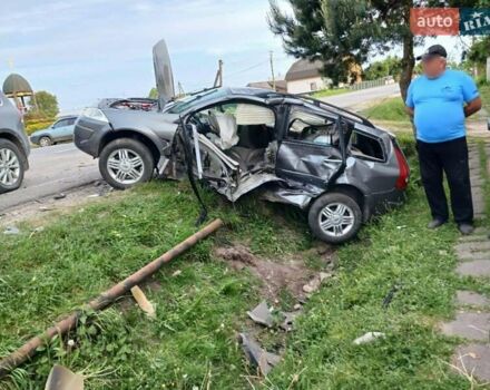 Коричневый Рено Меган, объемом двигателя 1.5 л и пробегом 230 тыс. км за 1200 $, фото 1 на Automoto.ua