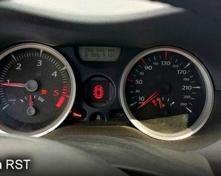 Коричневый Рено Меган, объемом двигателя 15 л и пробегом 208 тыс. км за 5200 $, фото 8 на Automoto.ua