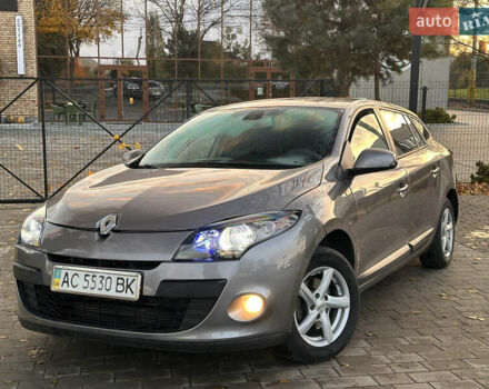 Коричневый Рено Меган, объемом двигателя 1.5 л и пробегом 275 тыс. км за 4999 $, фото 3 на Automoto.ua