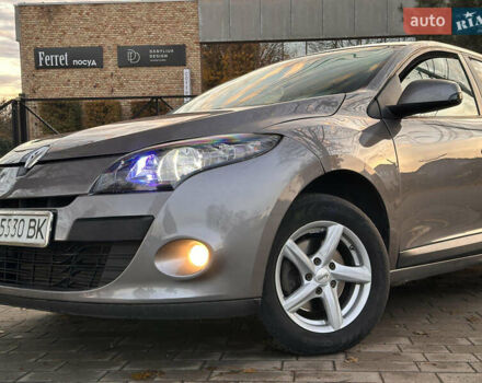 Коричневый Рено Меган, объемом двигателя 1.5 л и пробегом 275 тыс. км за 4999 $, фото 2 на Automoto.ua