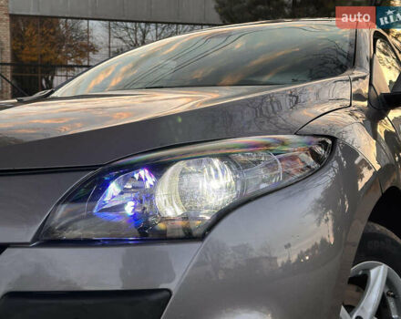 Коричневый Рено Меган, объемом двигателя 1.5 л и пробегом 275 тыс. км за 4999 $, фото 5 на Automoto.ua