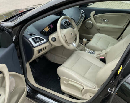 Коричневый Рено Меган, объемом двигателя 1.9 л и пробегом 268 тыс. км за 7600 $, фото 28 на Automoto.ua