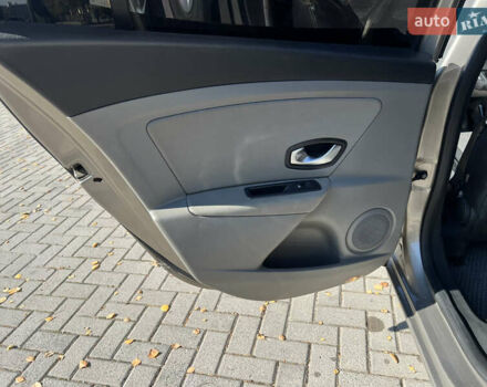 Коричневий Рено Меган, об'ємом двигуна 1.46 л та пробігом 289 тис. км за 6600 $, фото 13 на Automoto.ua