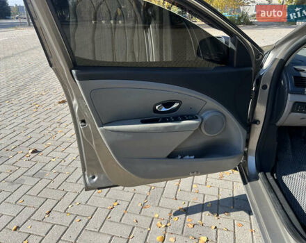 Коричневий Рено Меган, об'ємом двигуна 1.46 л та пробігом 289 тис. км за 6600 $, фото 12 на Automoto.ua