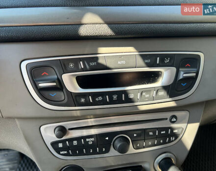 Коричневий Рено Меган, об'ємом двигуна 1.46 л та пробігом 289 тис. км за 6600 $, фото 21 на Automoto.ua