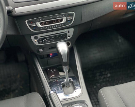 Коричневий Рено Меган, об'ємом двигуна 1.46 л та пробігом 314 тис. км за 8300 $, фото 45 на Automoto.ua