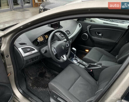 Коричневий Рено Меган, об'ємом двигуна 1.46 л та пробігом 314 тис. км за 8300 $, фото 52 на Automoto.ua