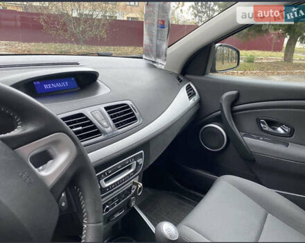 Коричневый Рено Меган, объемом двигателя 1.5 л и пробегом 225 тыс. км за 7200 $, фото 8 на Automoto.ua