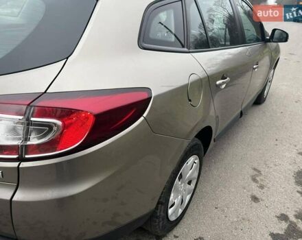 Коричневый Рено Меган, объемом двигателя 1.46 л и пробегом 262 тыс. км за 7850 $, фото 5 на Automoto.ua