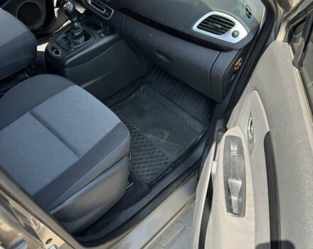 Коричневый Рено Меган, объемом двигателя 1.46 л и пробегом 248 тыс. км за 7650 $, фото 3 на Automoto.ua