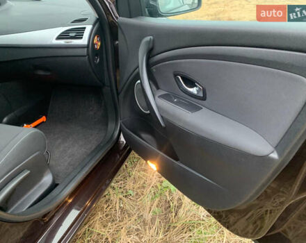 Коричневий Рено Меган, об'ємом двигуна 1.5 л та пробігом 239 тис. км за 8250 $, фото 23 на Automoto.ua